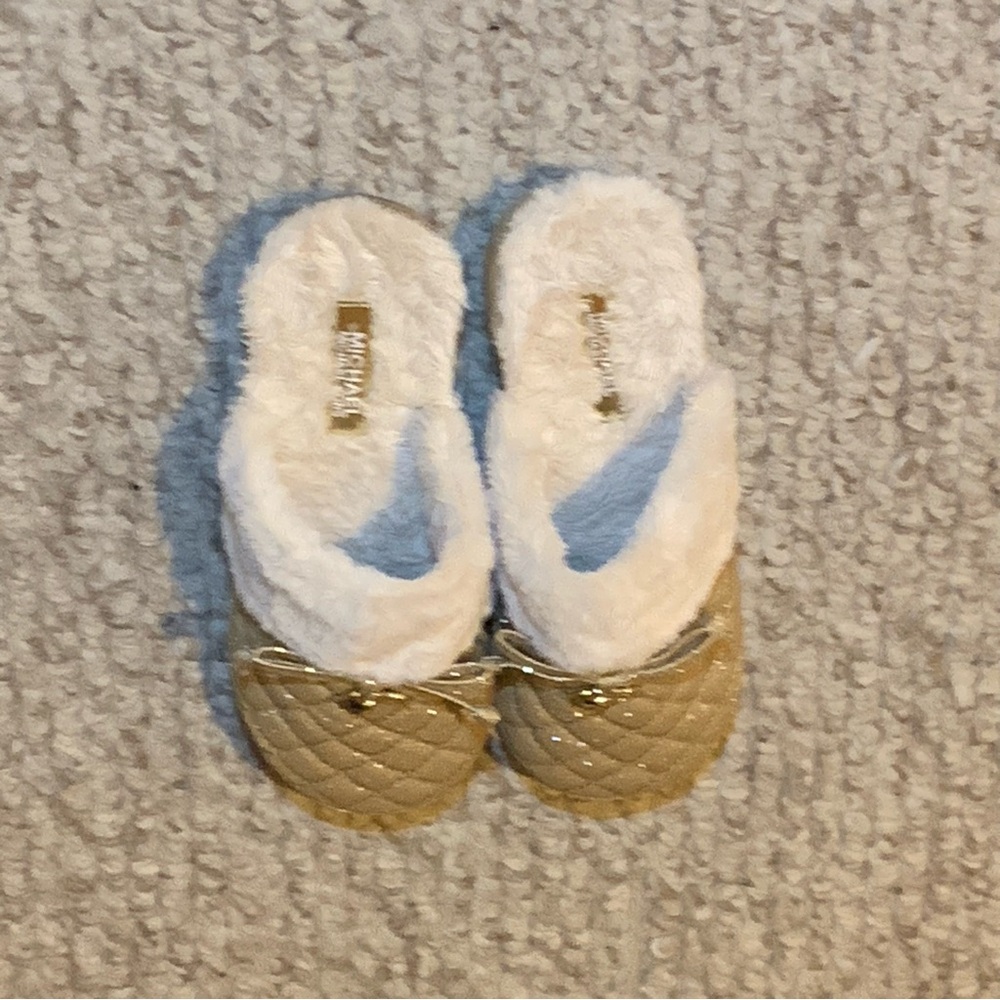 Michael Kors Cozy Womens Slippers with Faux Fur Lining - Picture 3 of 6